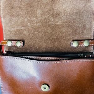 Patricia Nash Crossbody w/wristlet